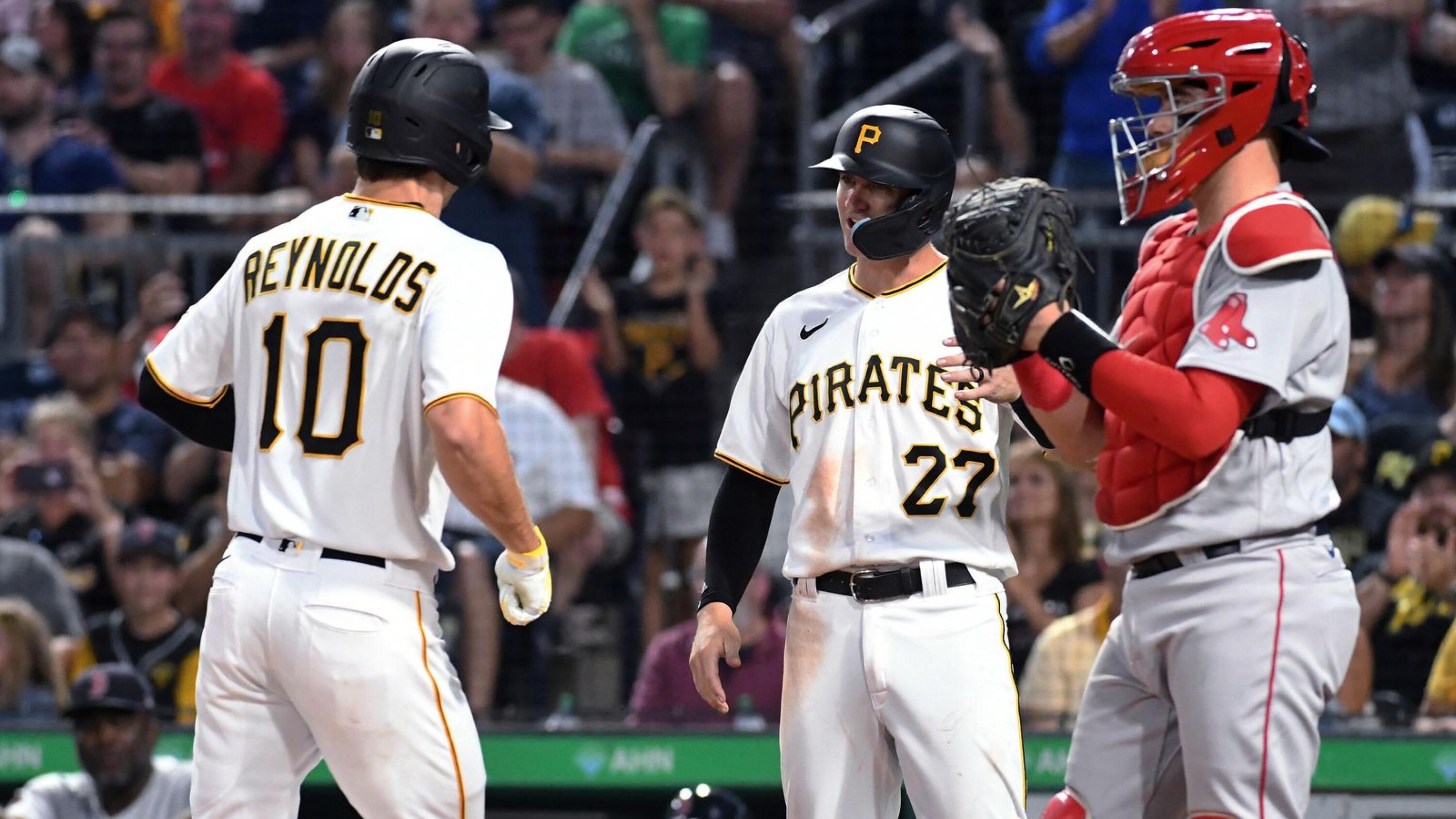 Reynolds homers twice as Pirates toppled Sox 8-2