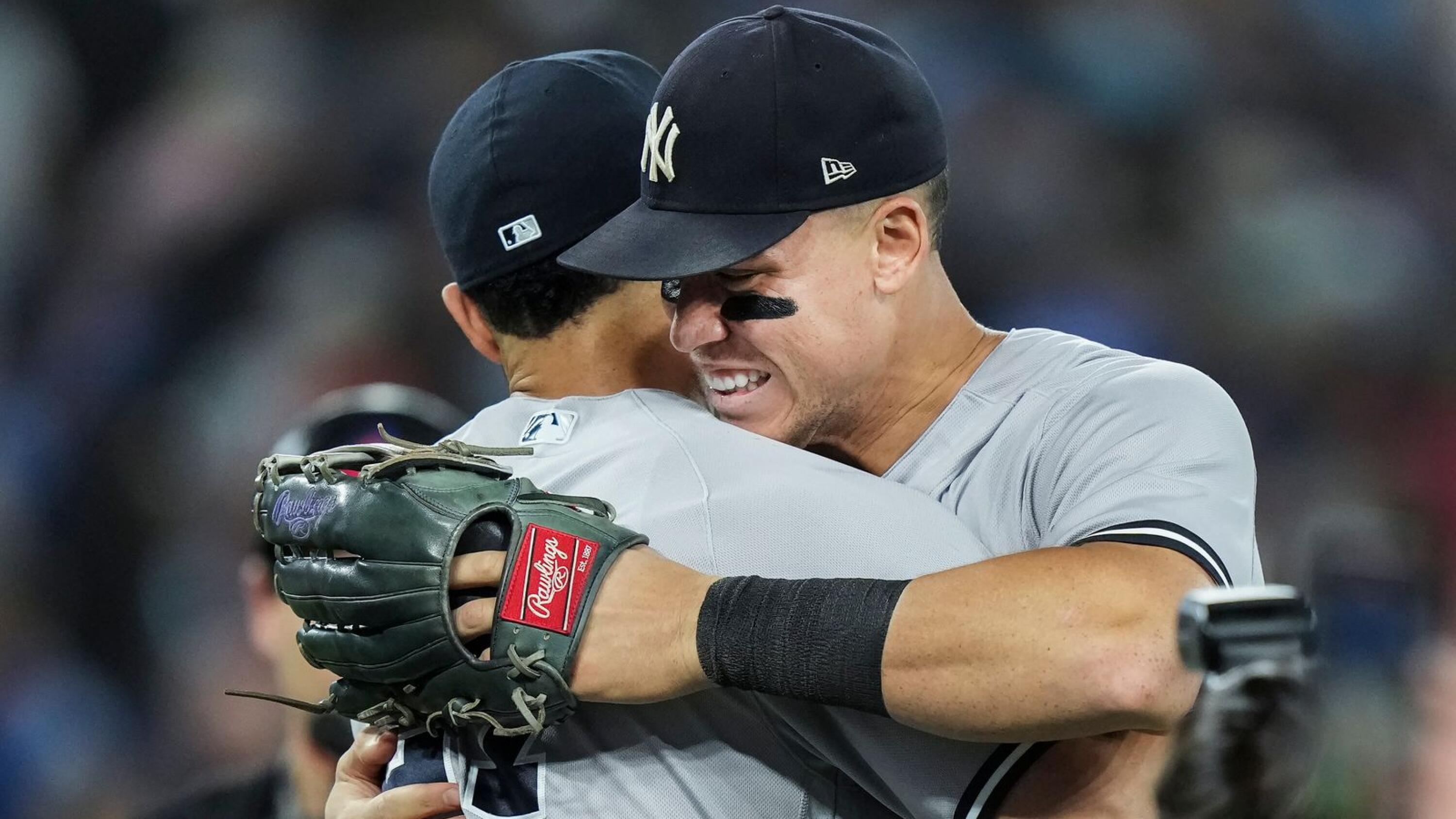 Yankees beat Blue Jays to clinch AL East; Judge stays at 60