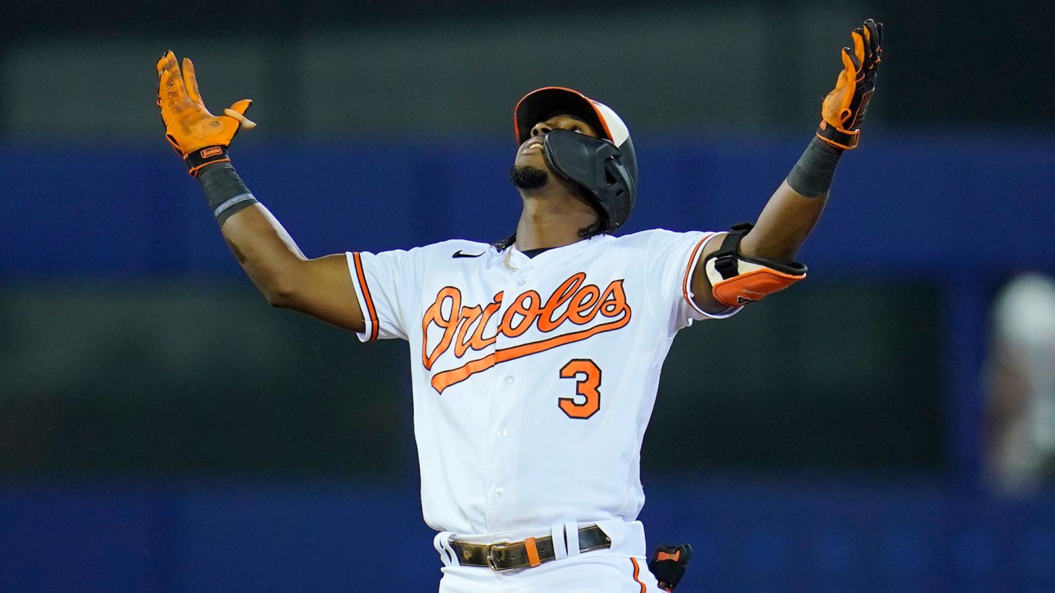 Mateo lifts Orioles past Boston in MLB Little League Classic