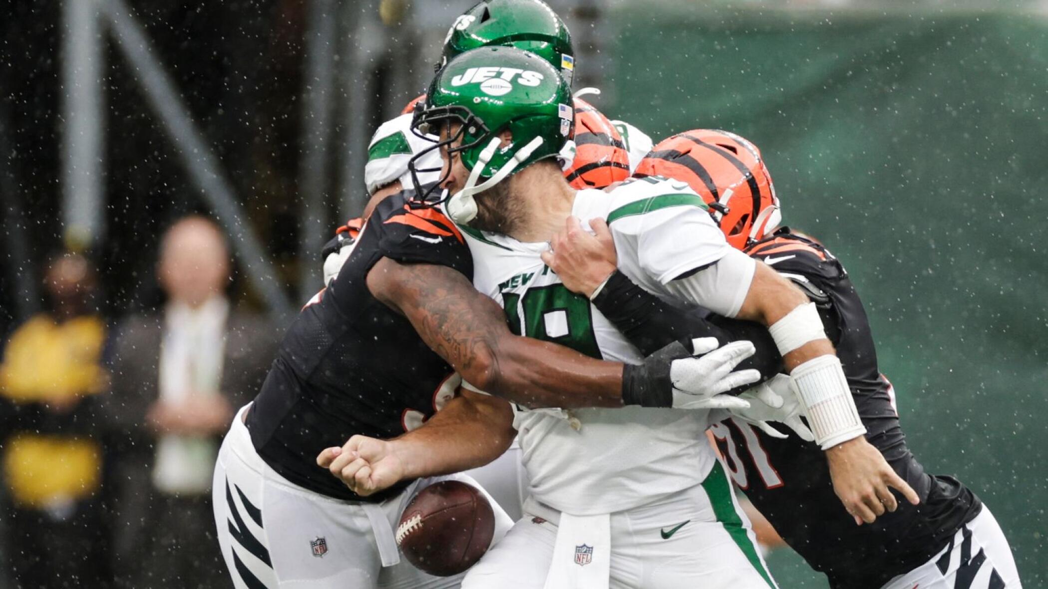 Mistakes, struggles stymie Jets in deflating loss to Bengals