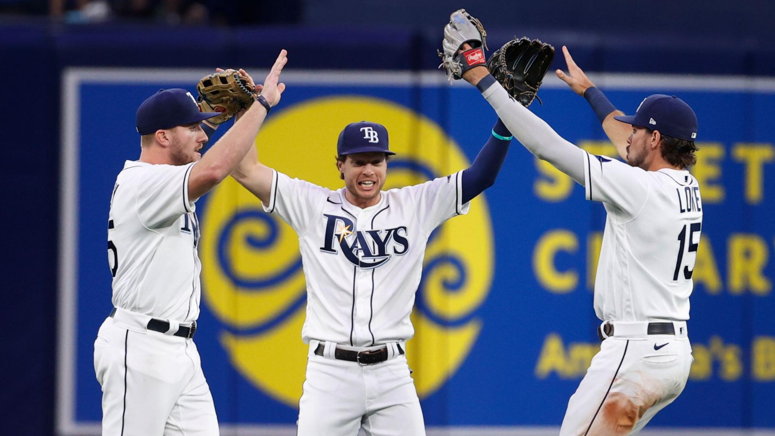 Rays rally to complete four-game sweep of Red Sox
