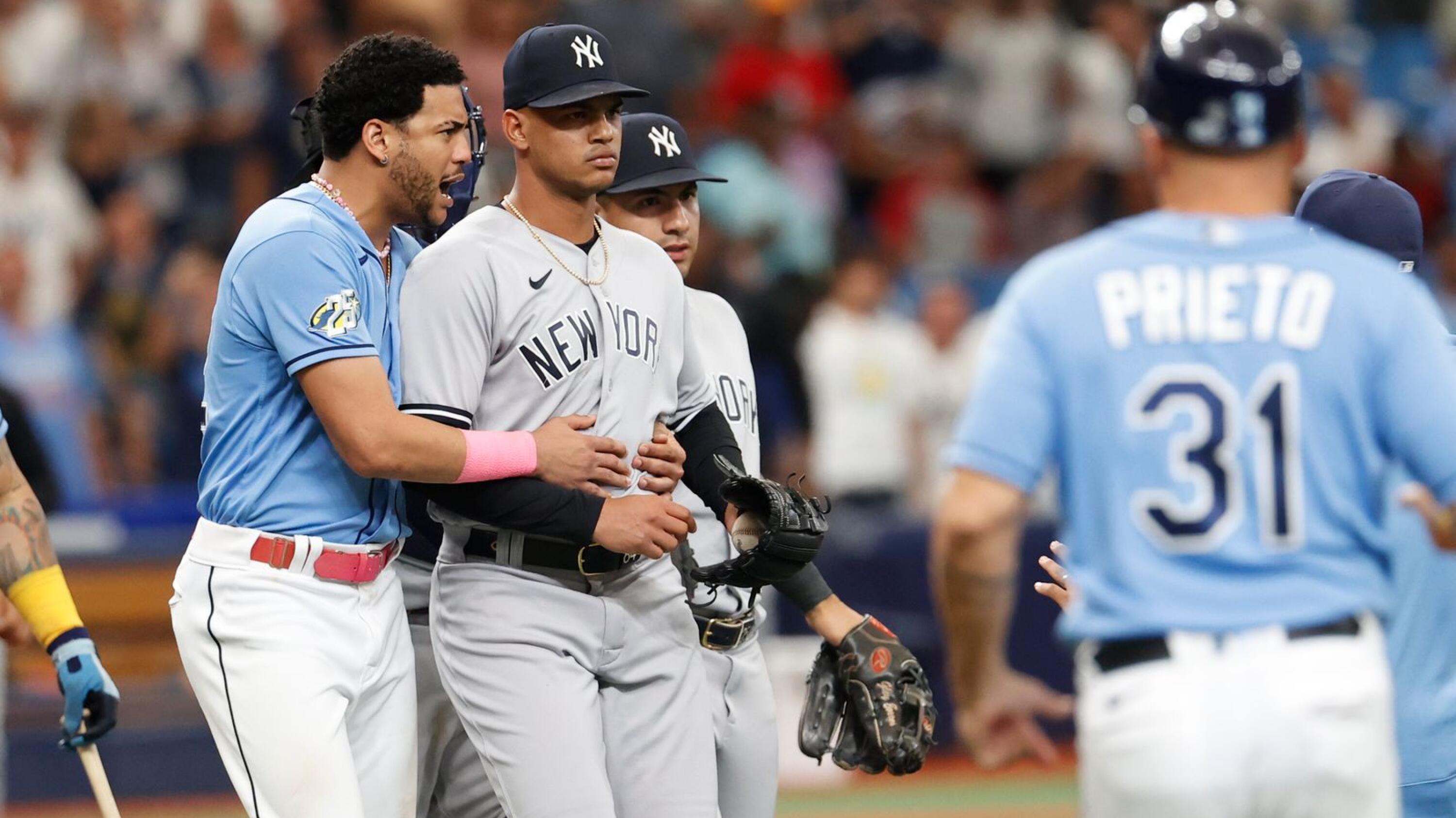 Lowe's 4 RBIs lead Rays over Yankees 7-4 as 5 batters hit