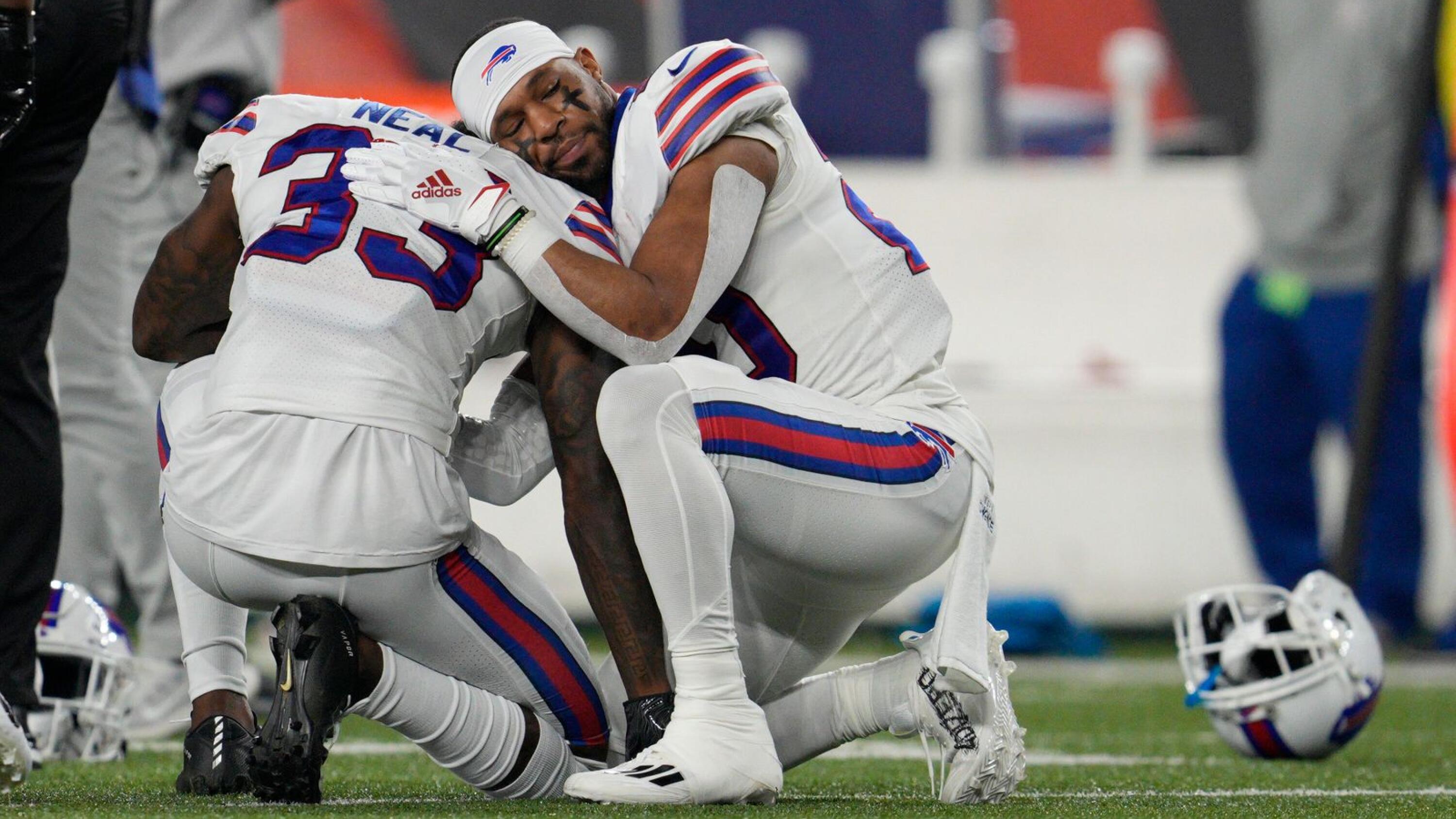 Bills' Hamlin in critical condition after collapse on field, game vs.  Bengals called off indefinitely