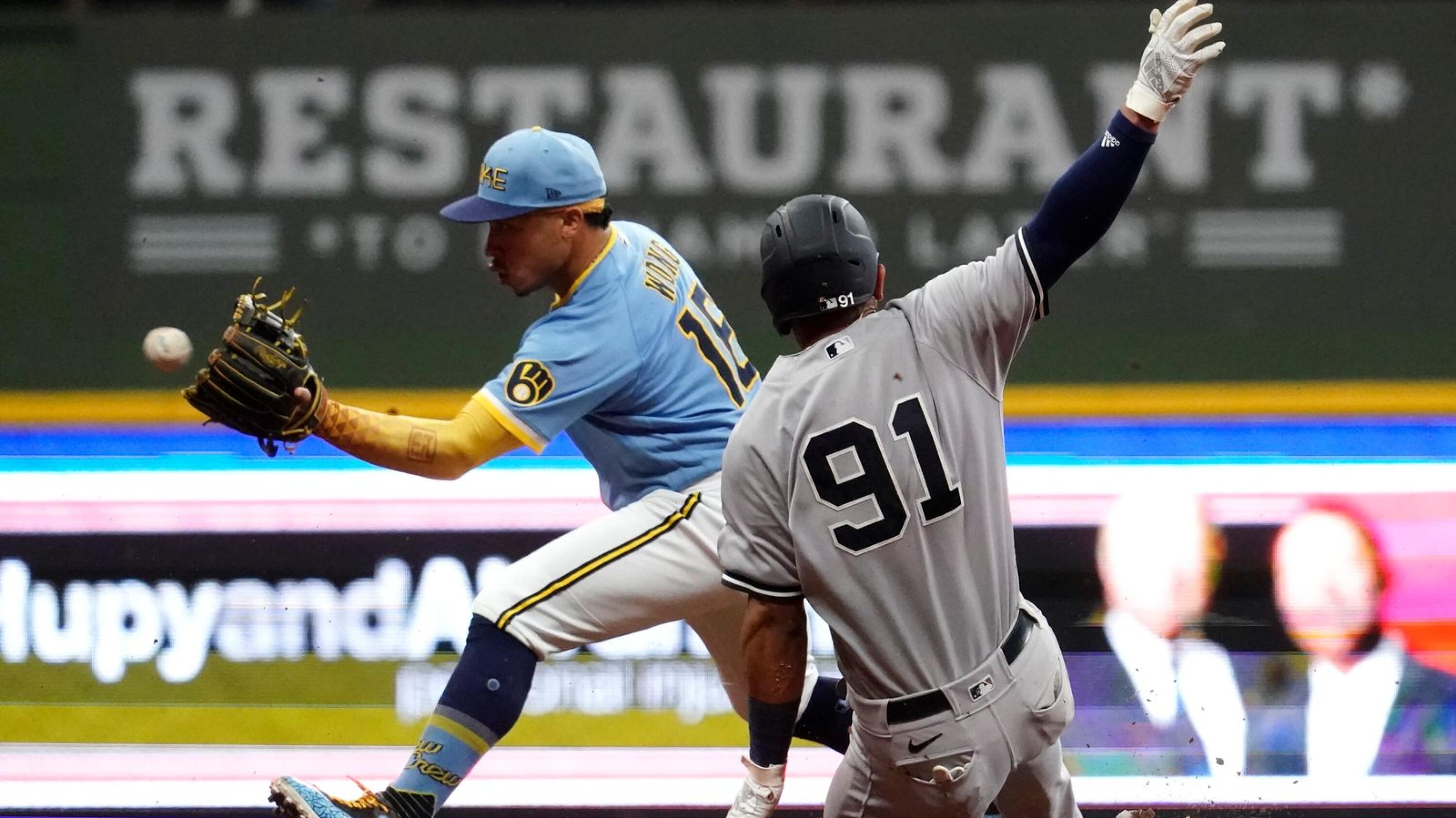 Willy Adames, Corbin Burnes are Brewers' top player and pitcher in '22