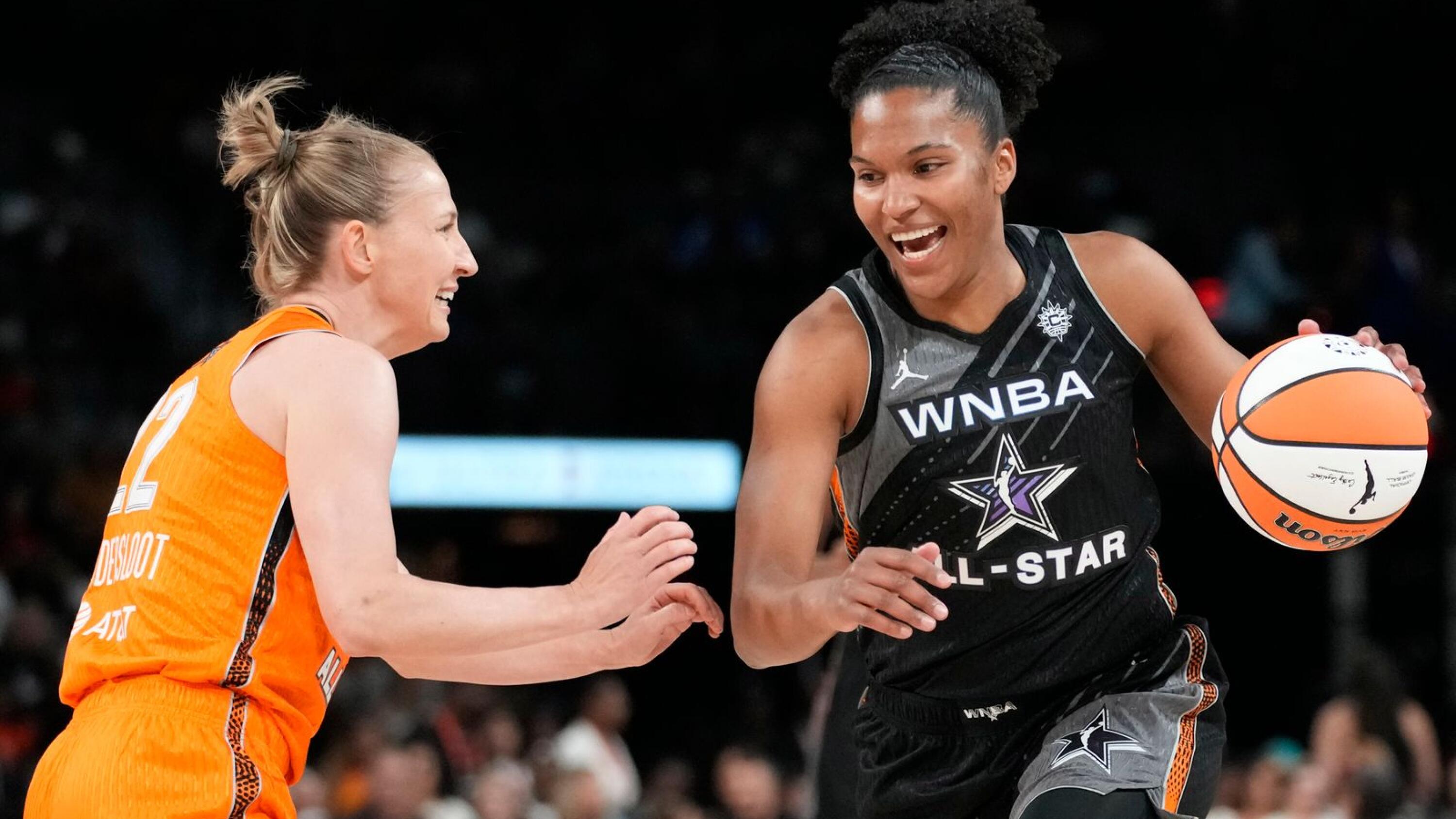 Sylvia Fowles dunks in 2022 WNBA All-Star Game