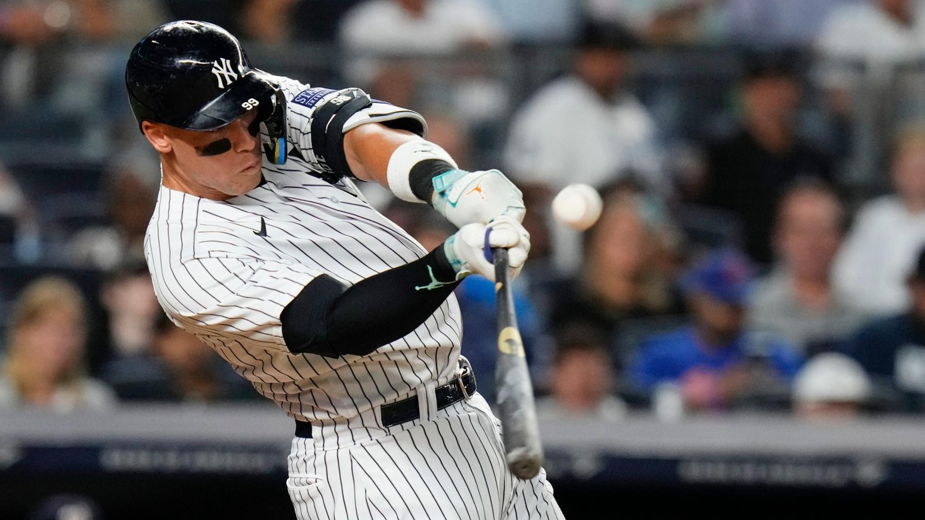 Yankees right fielder Aaron Judge hits his 20th home run