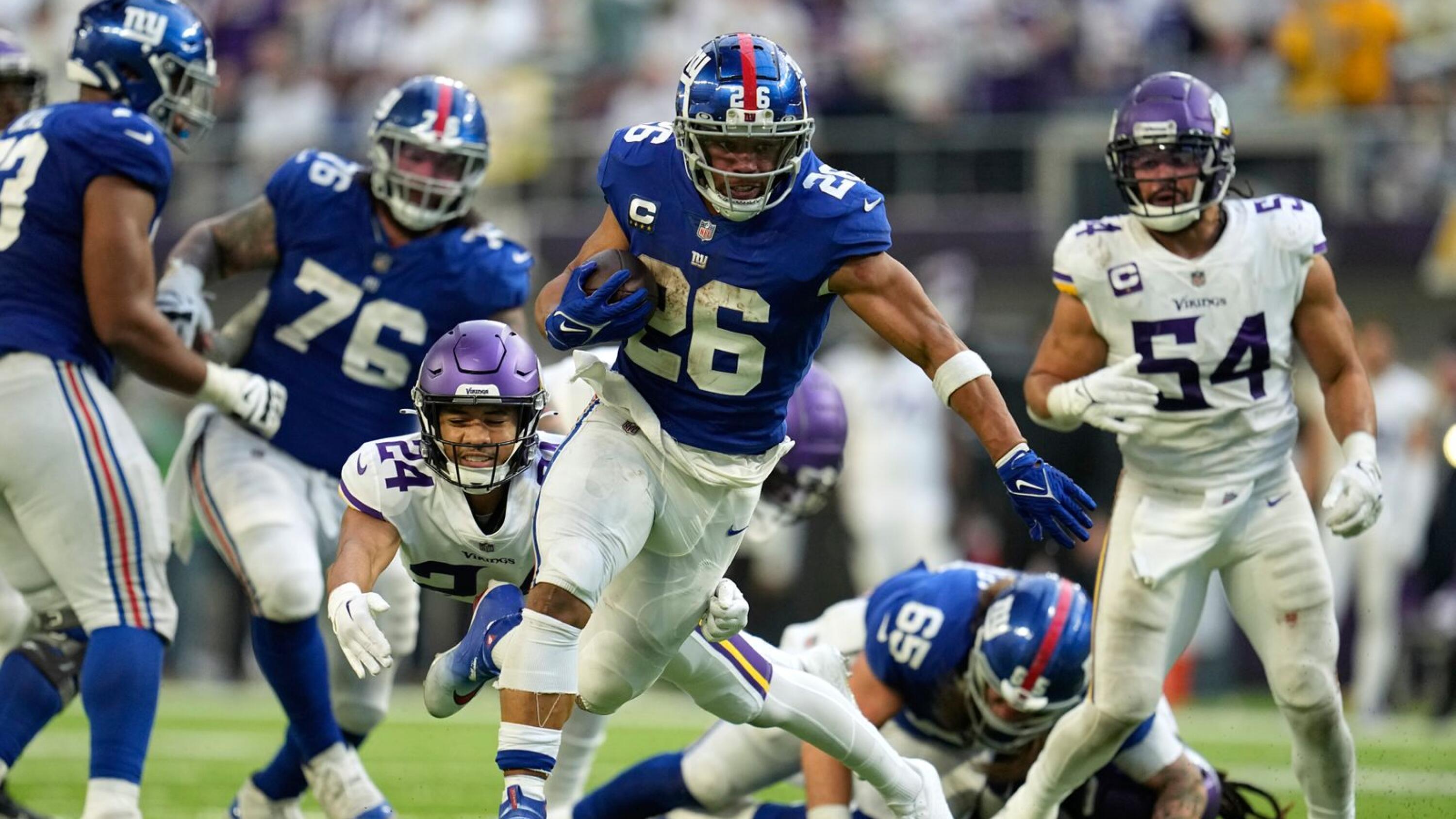 who are the new york giants playing tomorrow