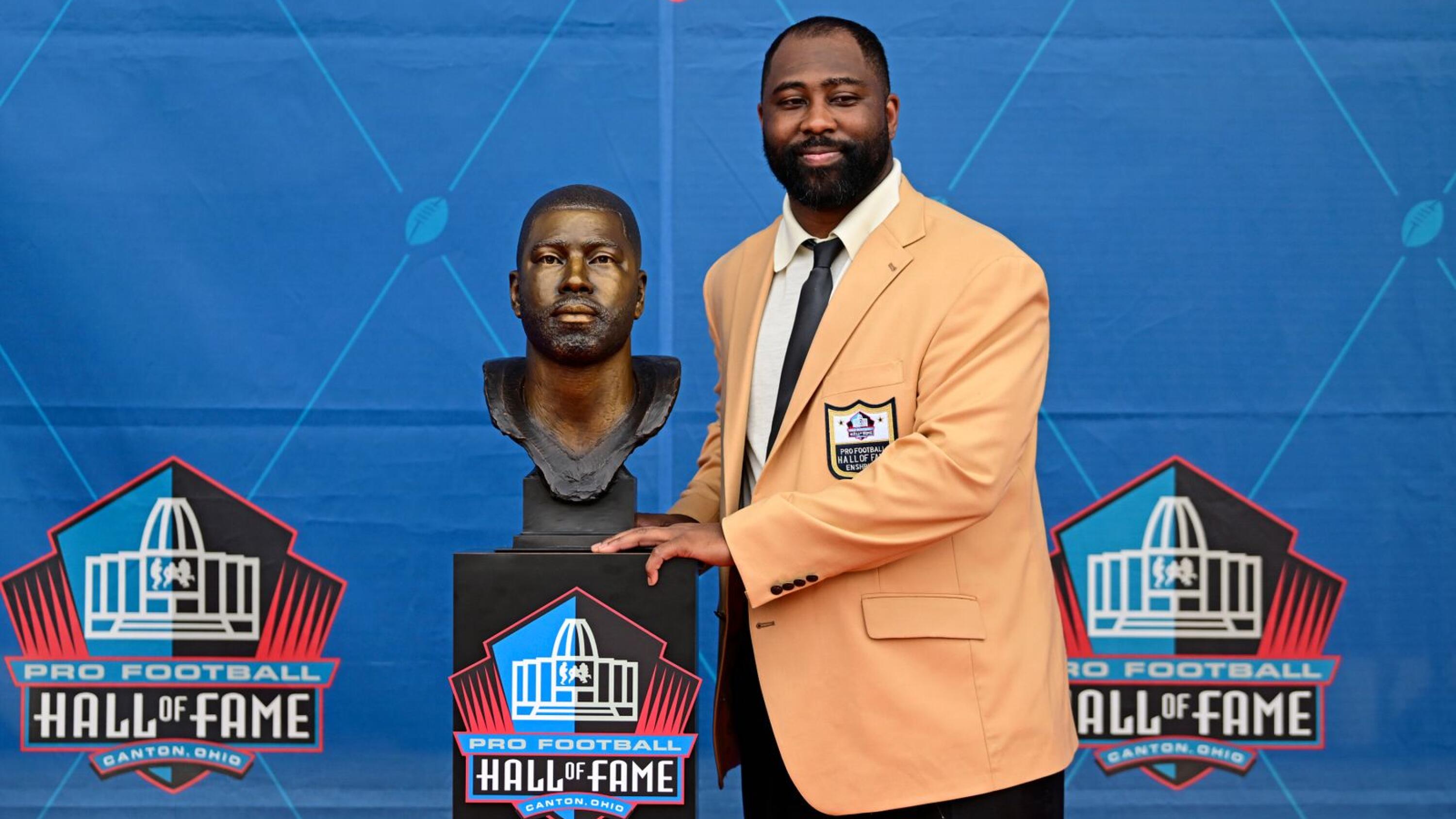 Darrelle Revis takes his island to the Pro Football Hall of Fame