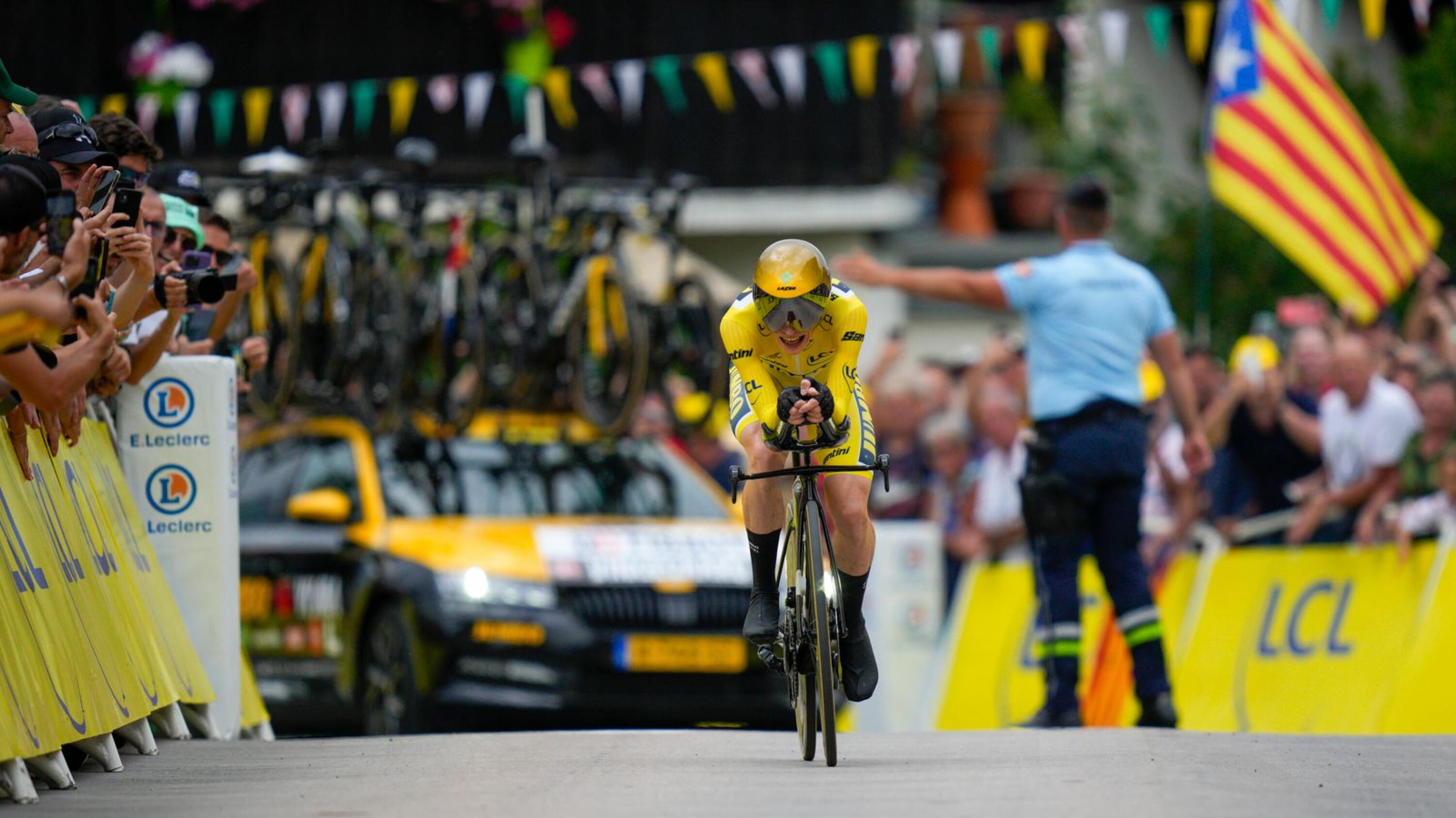 Vingegaard closer to Tour victory after sensational time trial extends lead  to nearly 2 minutes - Newsday