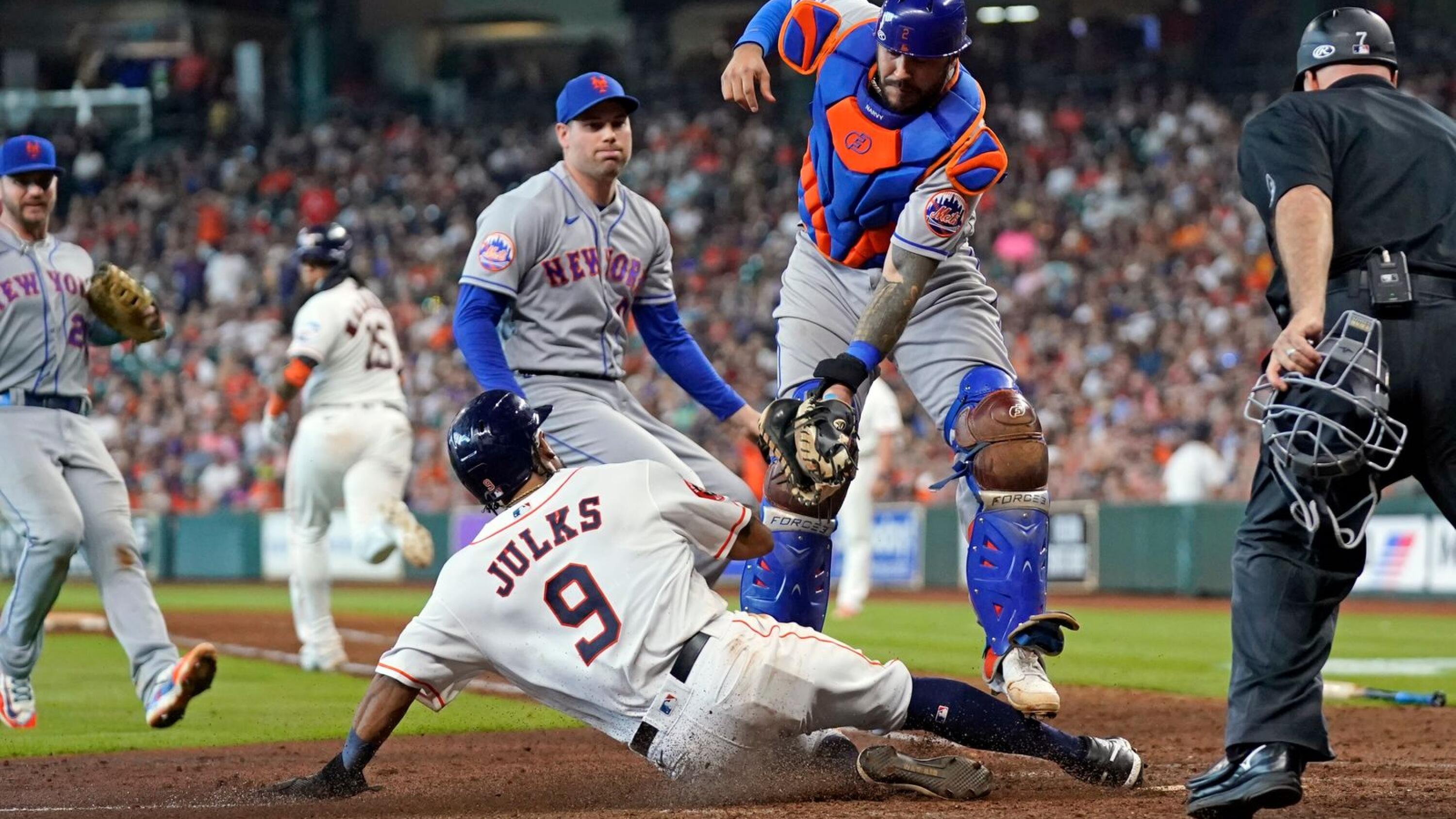 Bregman has 3 hits as Astros outlast Mets 10-8 to win series