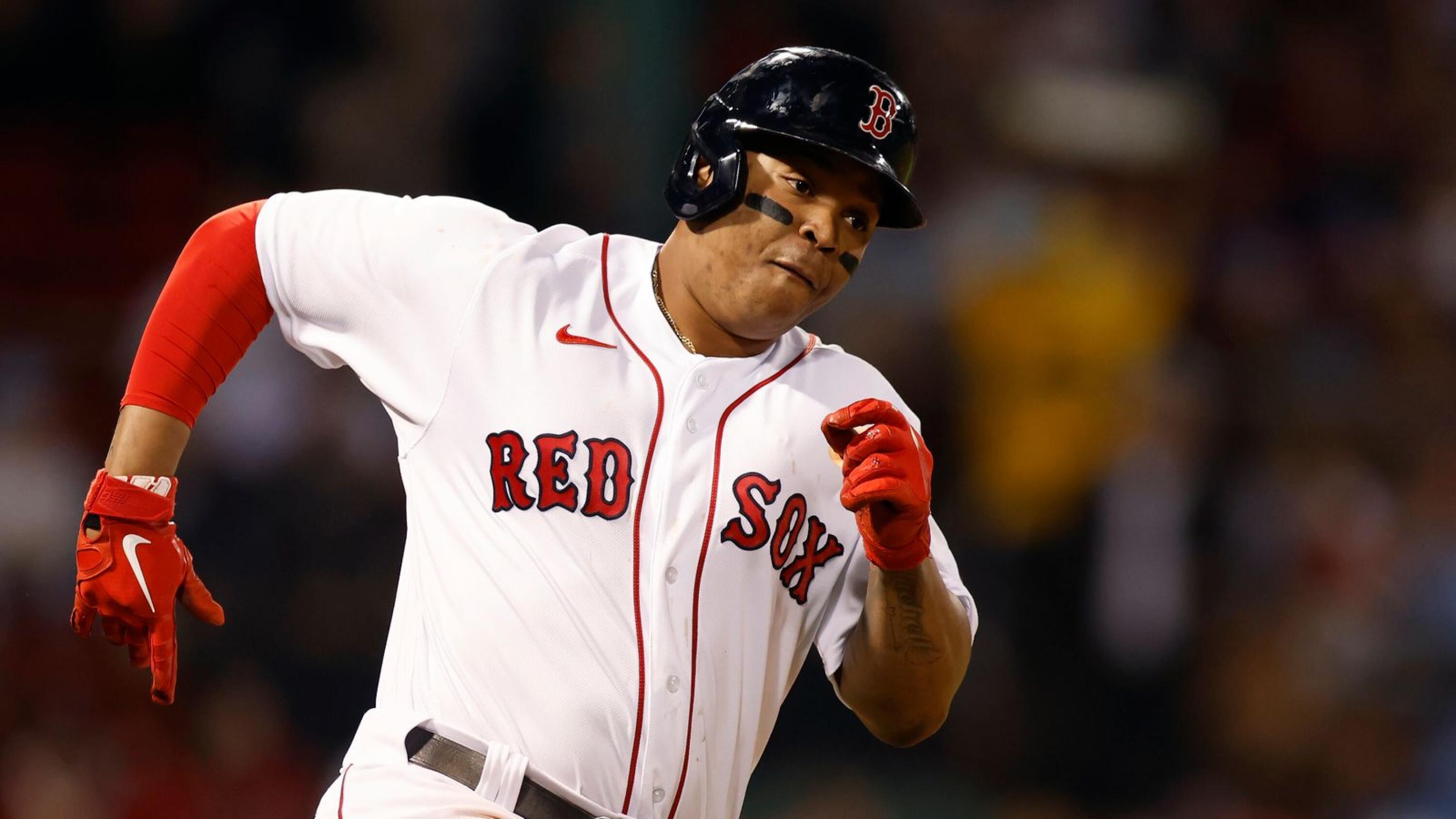 AP source: Sox, Devers agree to 11-year, $331 million extension