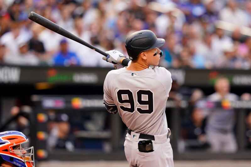 Escobar blast helps Mets top Yankees 6-3 in Subway Series opener