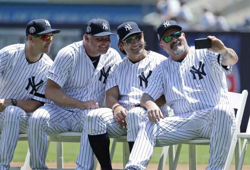 Rivera revels on Old-Timers' Day at Yankee Stadium