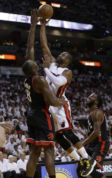 2006 Finals Game 3: Dwyane Wade scores 42, leads Heat's impressive comeback