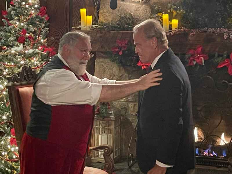 ‘cheers To Christmas The Kelsey Grammer Movie Filmed In Southeastern Connecticut Debuts On