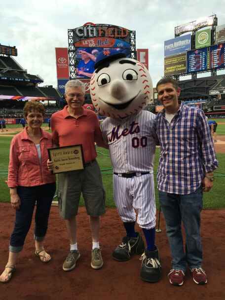 New York Mets give fan recognition Waterford's Rabbi Aaron Rosenberg