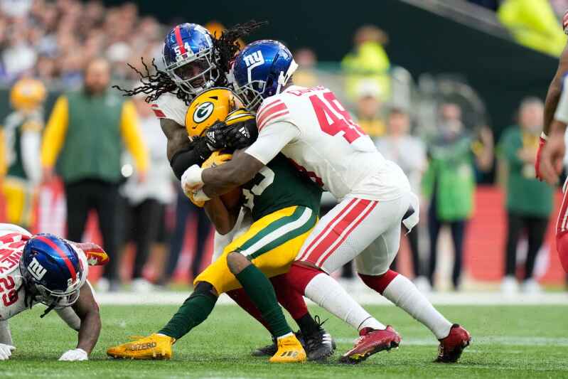 Giants spoil Packers' international debut with 27-22 win