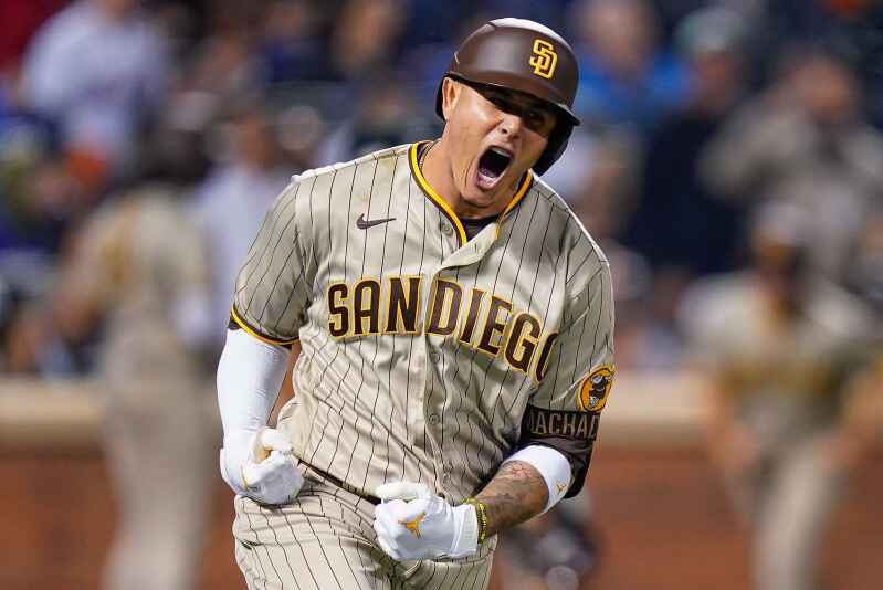 Padres go up big, hold on against Diamondbacks to win series opener, National Sports
