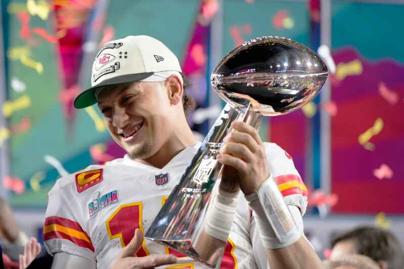 Mahomes, Chiefs beat Eagles 38-35 in Super Bowl – Twin Cities