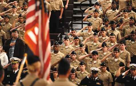 Padres' uniforms salute past, future, Navy