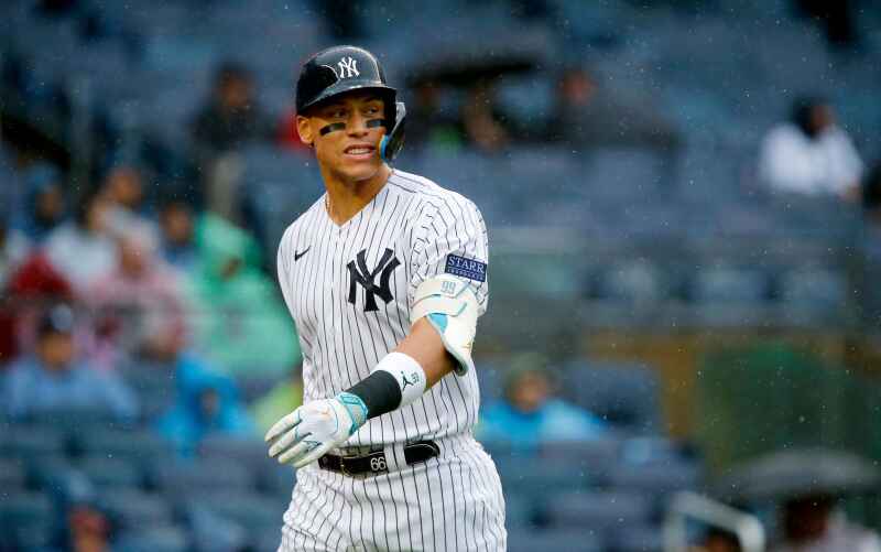 Yankees miss playoffs for first time since 2016 with windy 71 loss to