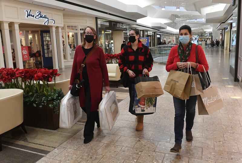 Westfarms Mall sees crowds of shoppers on Black Friday