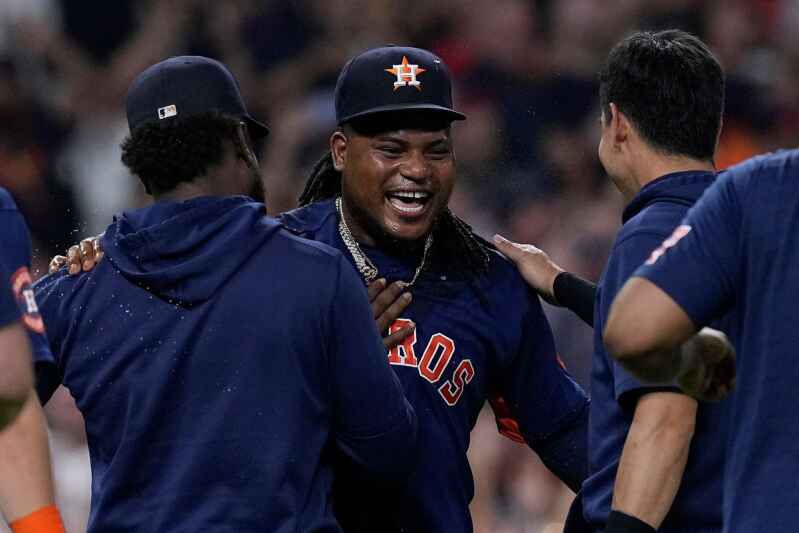Valdez throws 4-hitter to lead Astros over Oakland 2-0