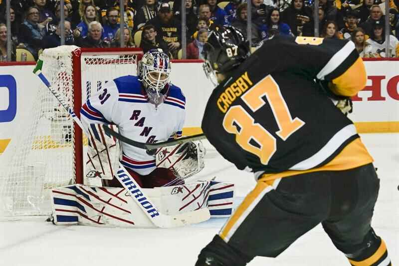 Evgeni Malkin, Pittsburgh Penguins edge New York Rangers in