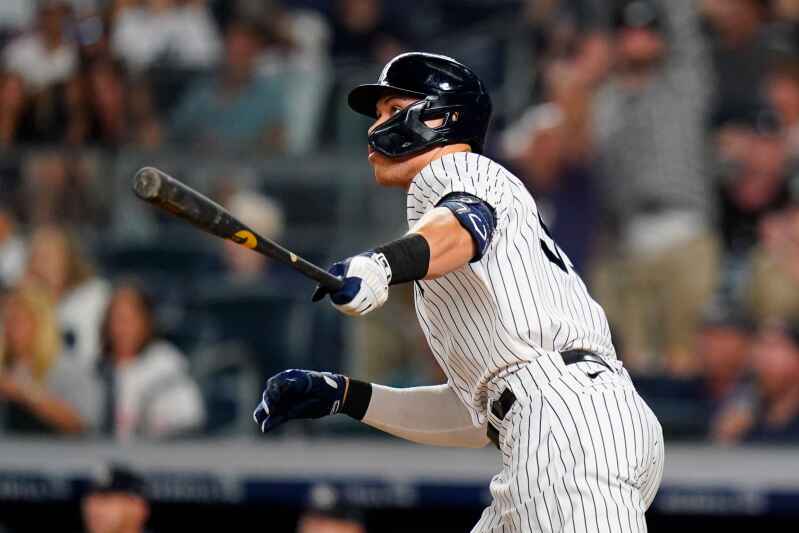 Matt Carpenter homers twice, drives in seven as Yankees rout Cubs