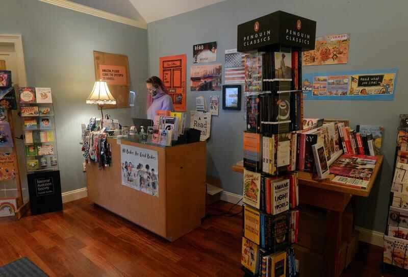 Bookstore takes a chance on downtown New London