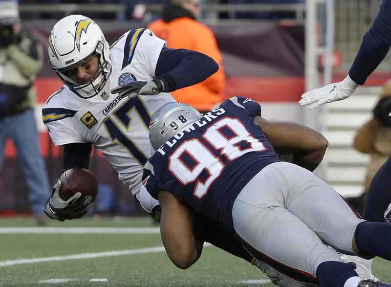Patriots roll past Chargers 41-28