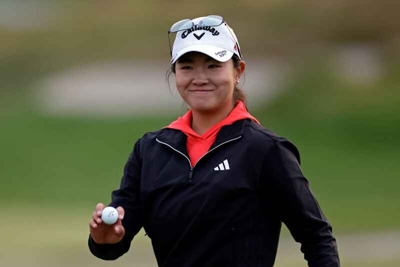 NCAA champ Zhang becomes 1st LPGA Tour winner in pro debut in 72 years ...
