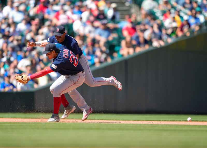 Rodríguez drives in go-ahead run and steals home to lead Mariners past Red  Sox 6-3