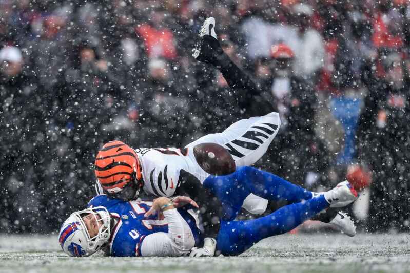 Bengals rout Bills 27-10, advance to AFC title game