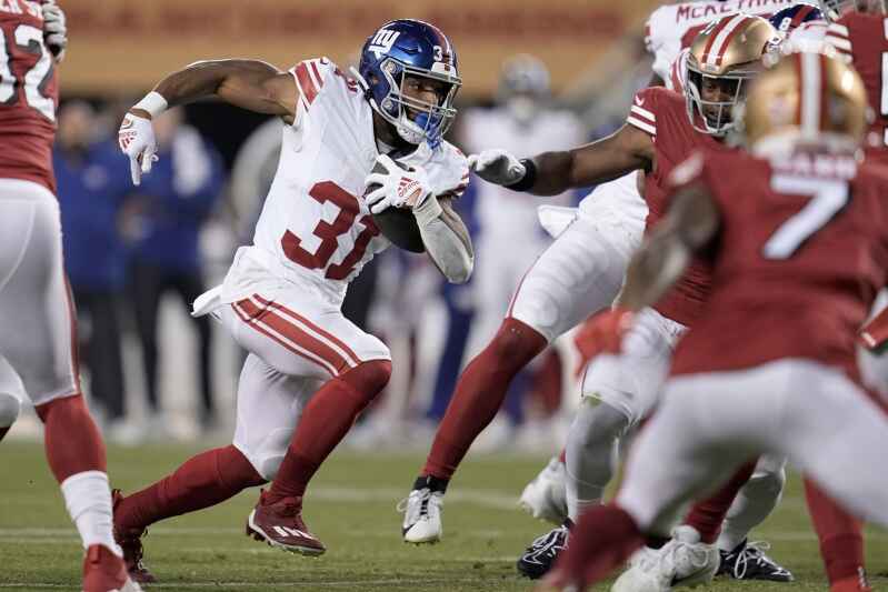 New York Giants are 1-2 after another lop-sided loss, facing a long season  with early injuries