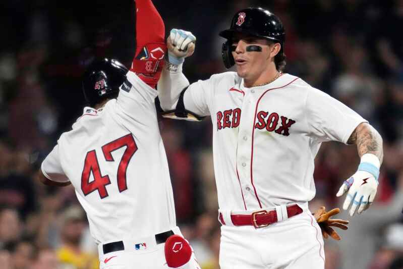 Red Sox beat Mariners 9-4 to snap 4-game skid