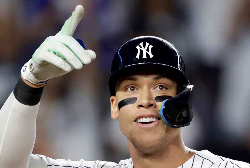 Fan returns Aaron Judge's 60th HR ball to Yankees slugger