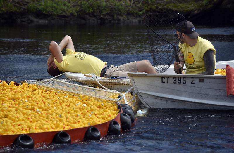 VIDEO Crowds turn out for Pawcatuck River Duck Race
