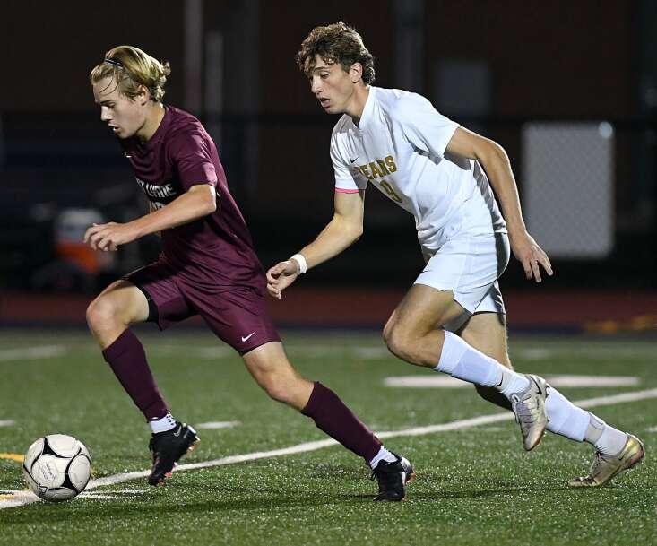 East Lyme regains ECC Div. I soccer throne with win over Bears