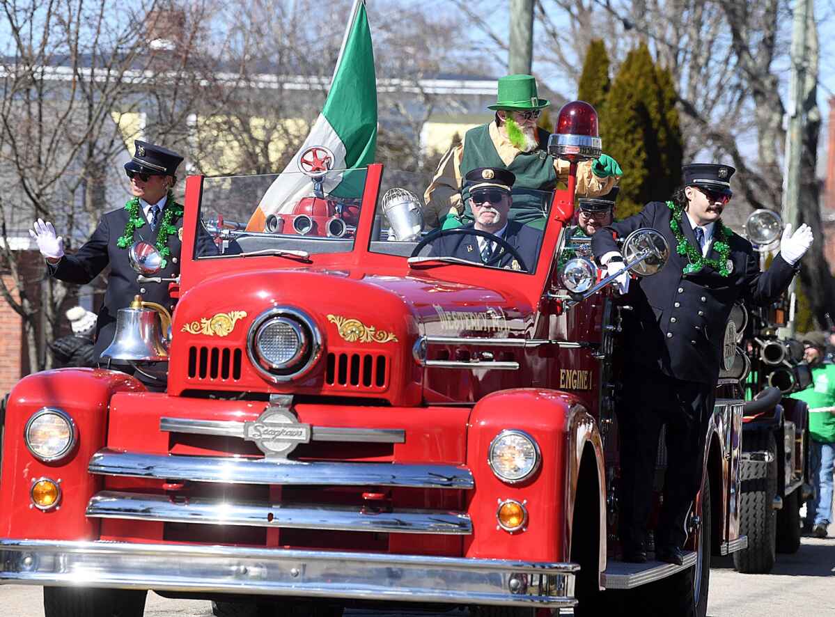 Mystic Irish Parade brings crowd downtown for 20th year