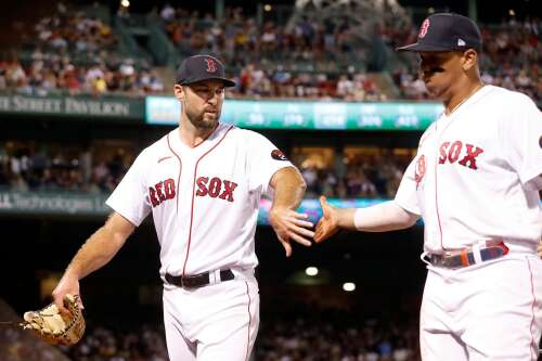 Red Sox avert sweep as walkoff homer downs Yankees - The Boston Globe