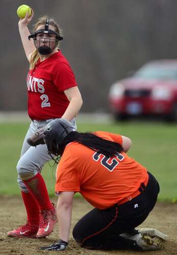 Local roundup: Albrikes remains unbeaten as Fitch boys earn 5-2 tennis  victory over Old Lyme