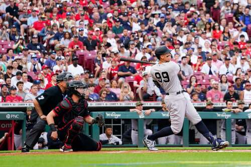 Judge homers again, powers Yankees past Reds - CBS New York