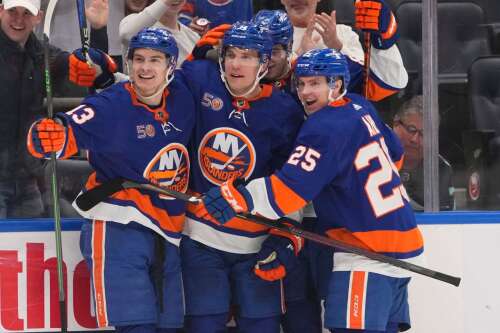 Bo Horvat set for Islanders debut vs. Flyers, new era for New York -  Lighthouse Hockey