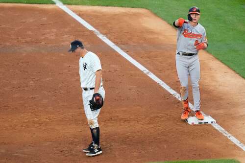 What a day for the rookie! Gunnar Henderson collects 2 homers, 4 hits, and  5 RBI in the Bronx! 