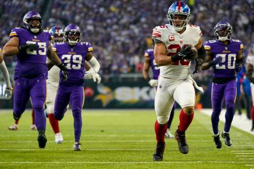 Giants outlast Vikings 31-24 for 1st playoff win in 11 years - The San  Diego Union-Tribune