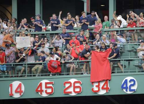 It means the world to me to be a Red Sox:' Dustin Pedroia gets fitting  farewell at Fenway - The Boston Globe