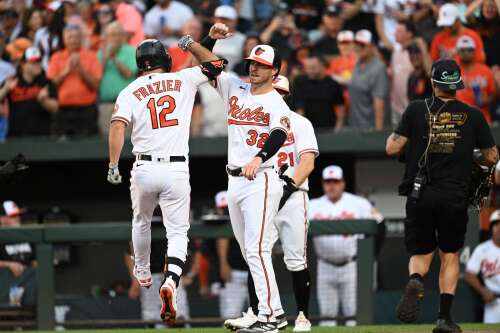 Orioles score 7 runs in 1st inning, pound the Yankees 9-3 to stay
