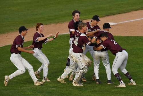 O’Brien leads East Lyme to ECC baseball title with 9-3 win over top-seeded Woodstock