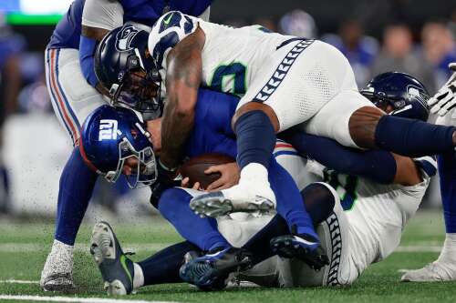 Seahawks defense dominates in 24-3 win over Giants on Monday Night